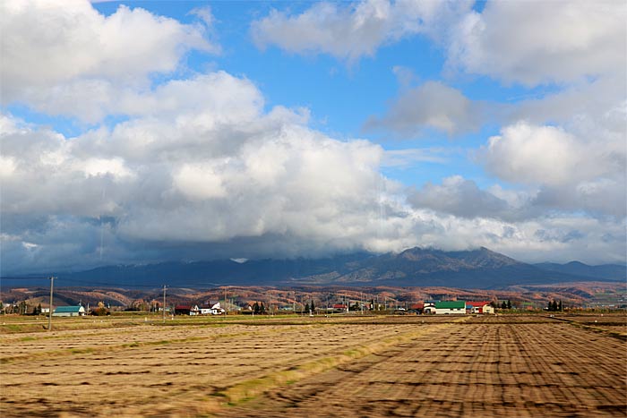 富良野盆地の車窓風景