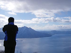 眼下に広がる支笏湖