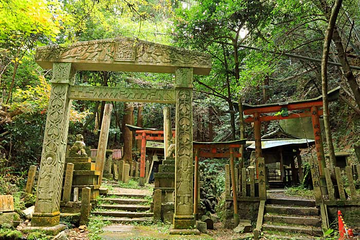 大岩山神社岩滝社